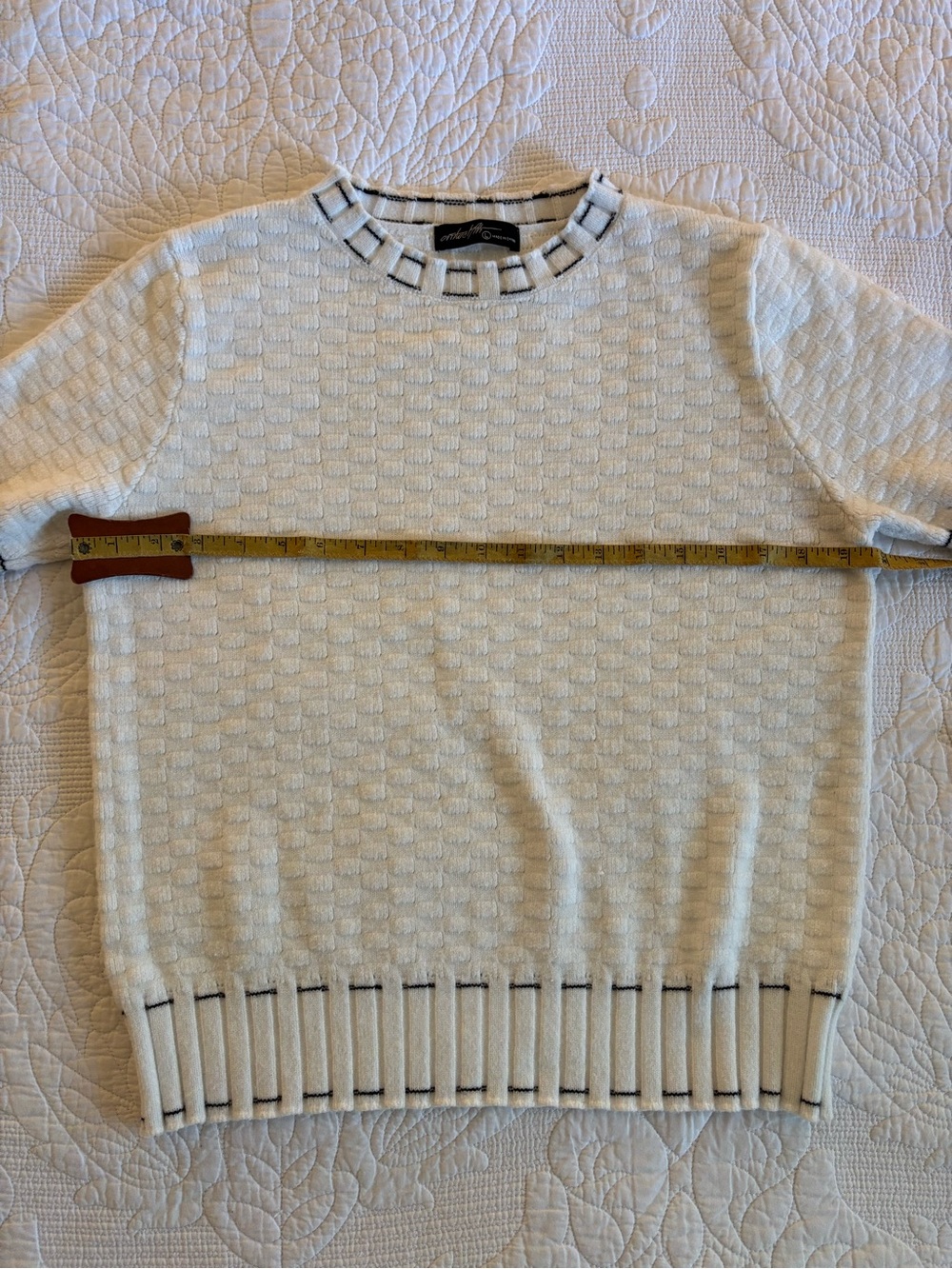 Cream Short-Sleeve Textured Sweater with Contrast Trim - Picture 5 of 6